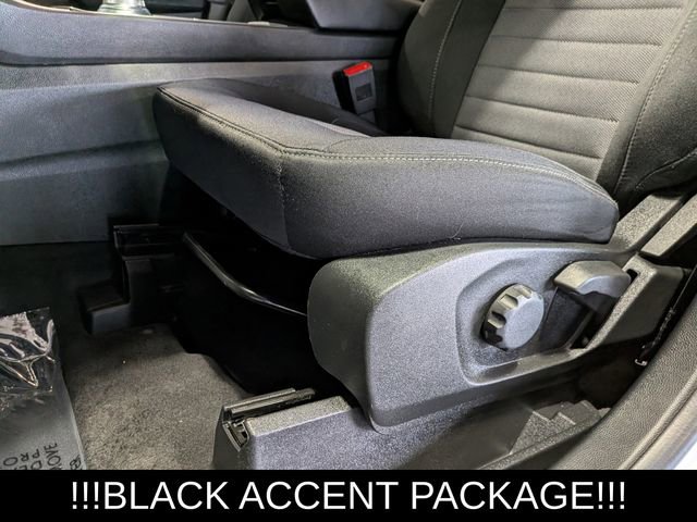 Used 2024 Ford Edge SE w/ Black Appearance Package image 13