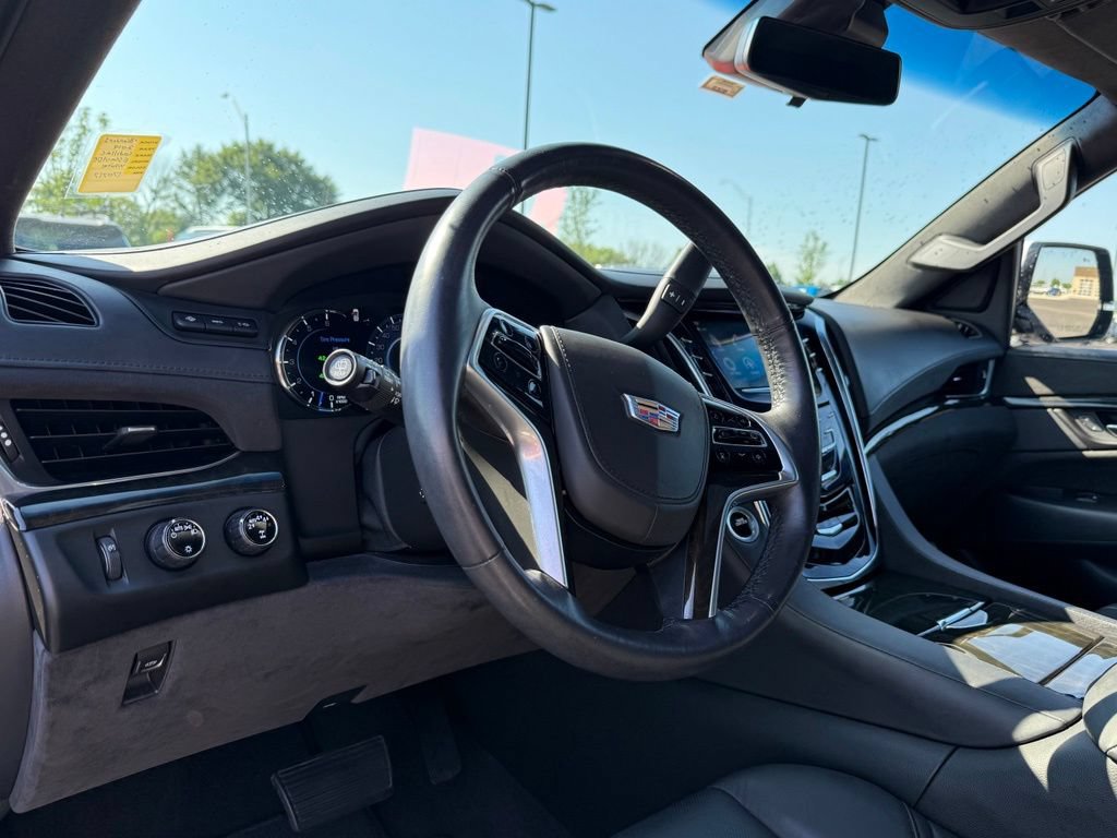 Used 2019 Cadillac Escalade Platinum AWD/4WD image 11