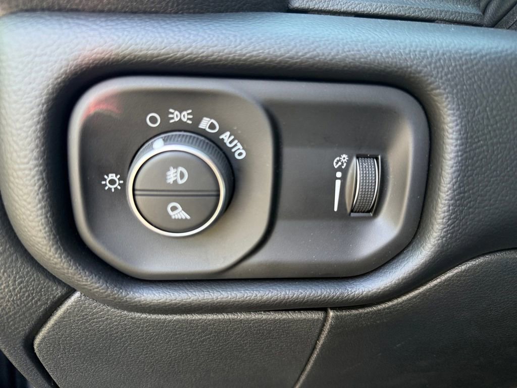 New 2026 RAM 3500 Big Horn AWD/4WD image 26