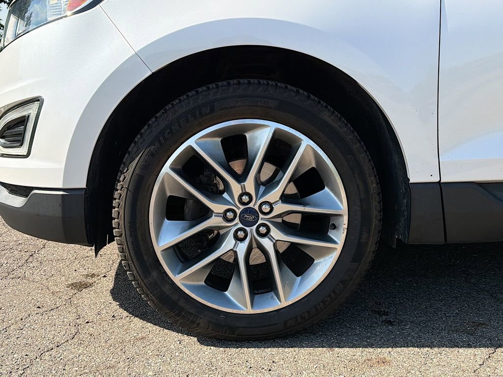 Used 2018 Ford Edge Titanium w/ Cold Weather Package FWD image 32