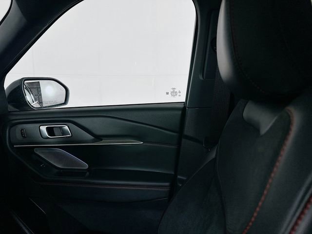 Used 2025 Ford Explorer ST image 25