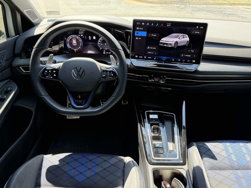 Used 2025 Volkswagen Golf R Black Edition image 8