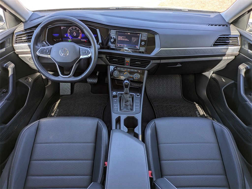 Used 2023 Volkswagen Jetta SE image 16