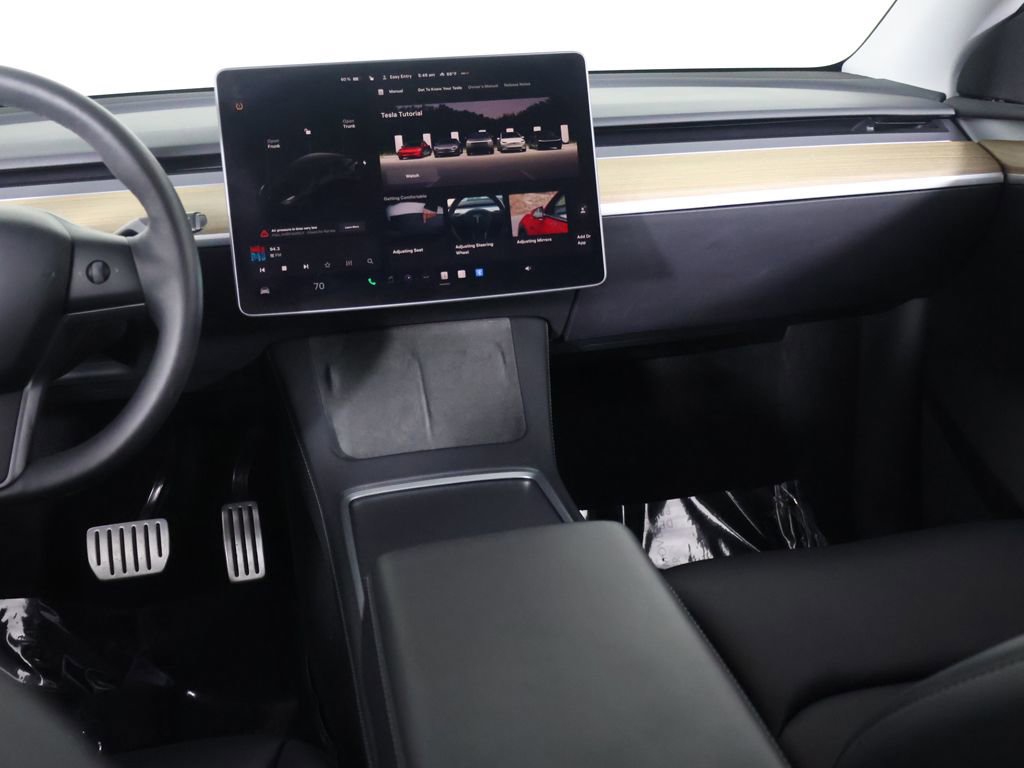 Used 2024 Tesla Model Y Performance image 34