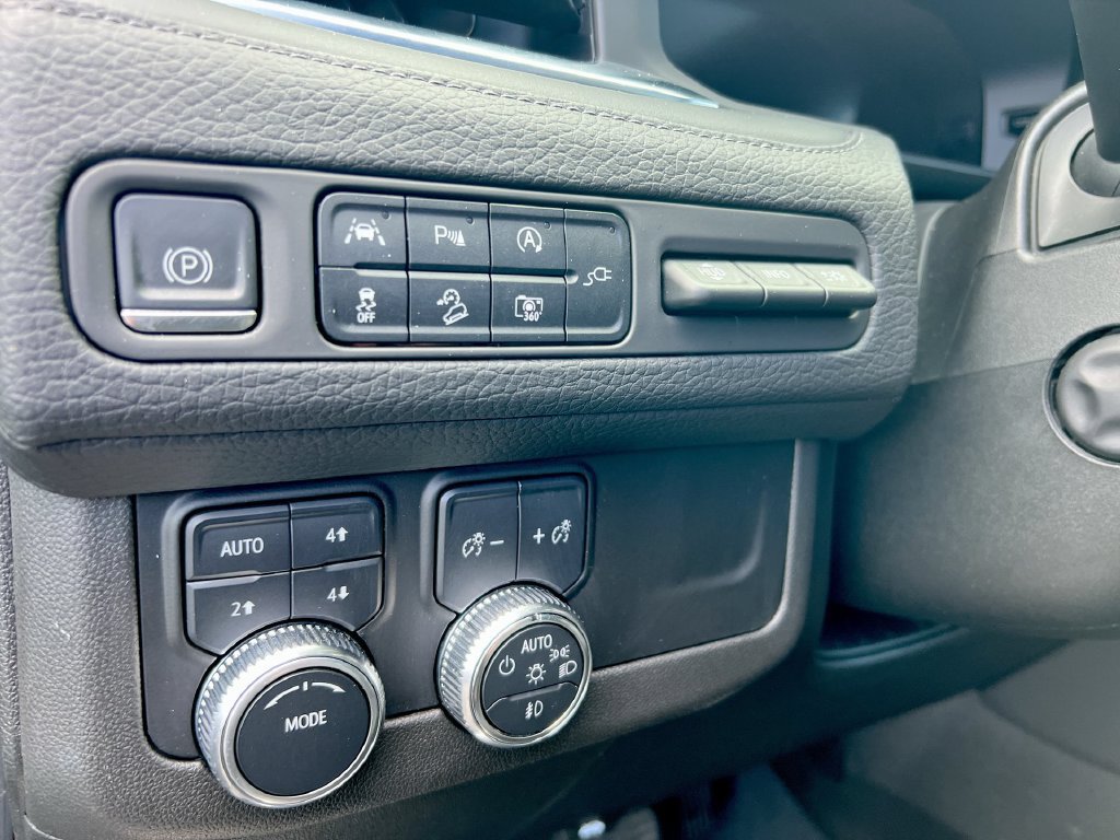 Used 2022 GMC Yukon Denali AWD/4WD image 16