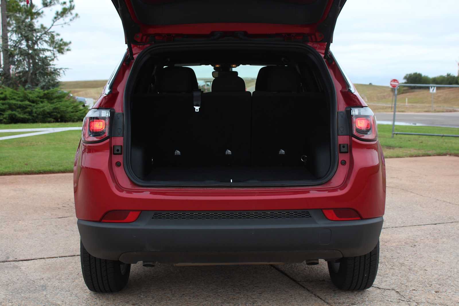 Used 2025 Jeep Compass Sport AWD/4WD image 11
