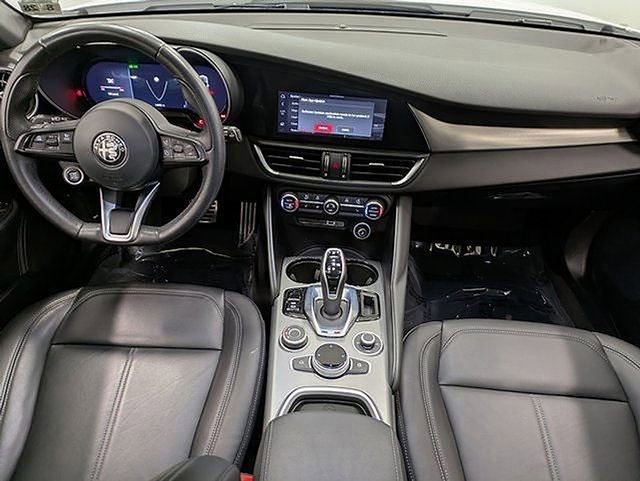 Used 2024 Alfa Romeo Giulia Ti image 32
