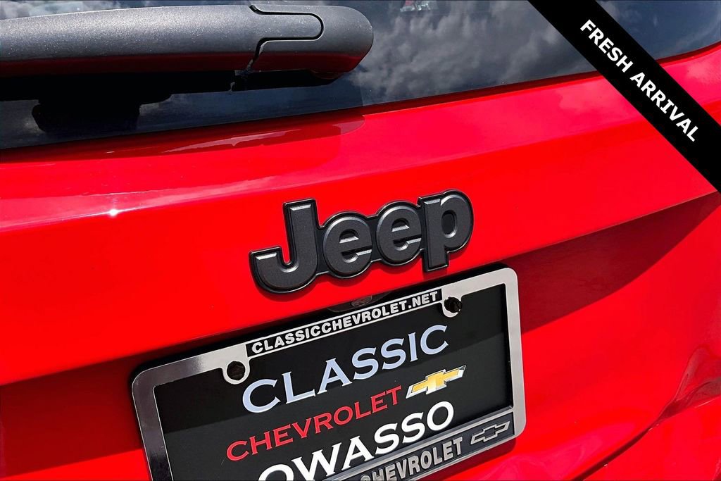 Used 2021 Jeep Renegade Latitude FWD image 23