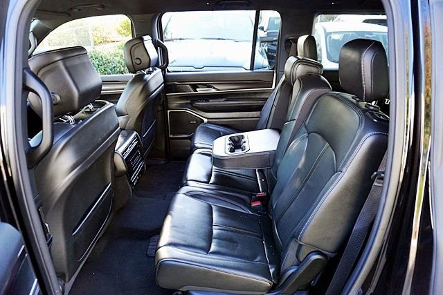 Used 2023 Jeep Wagoneer 2WD image 21