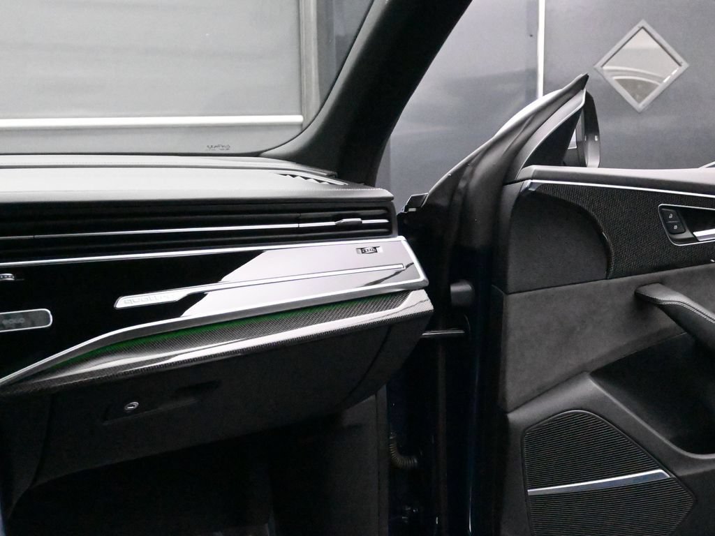 Used 2022 Audi SQ8 Prestige AWD/4WD image 30
