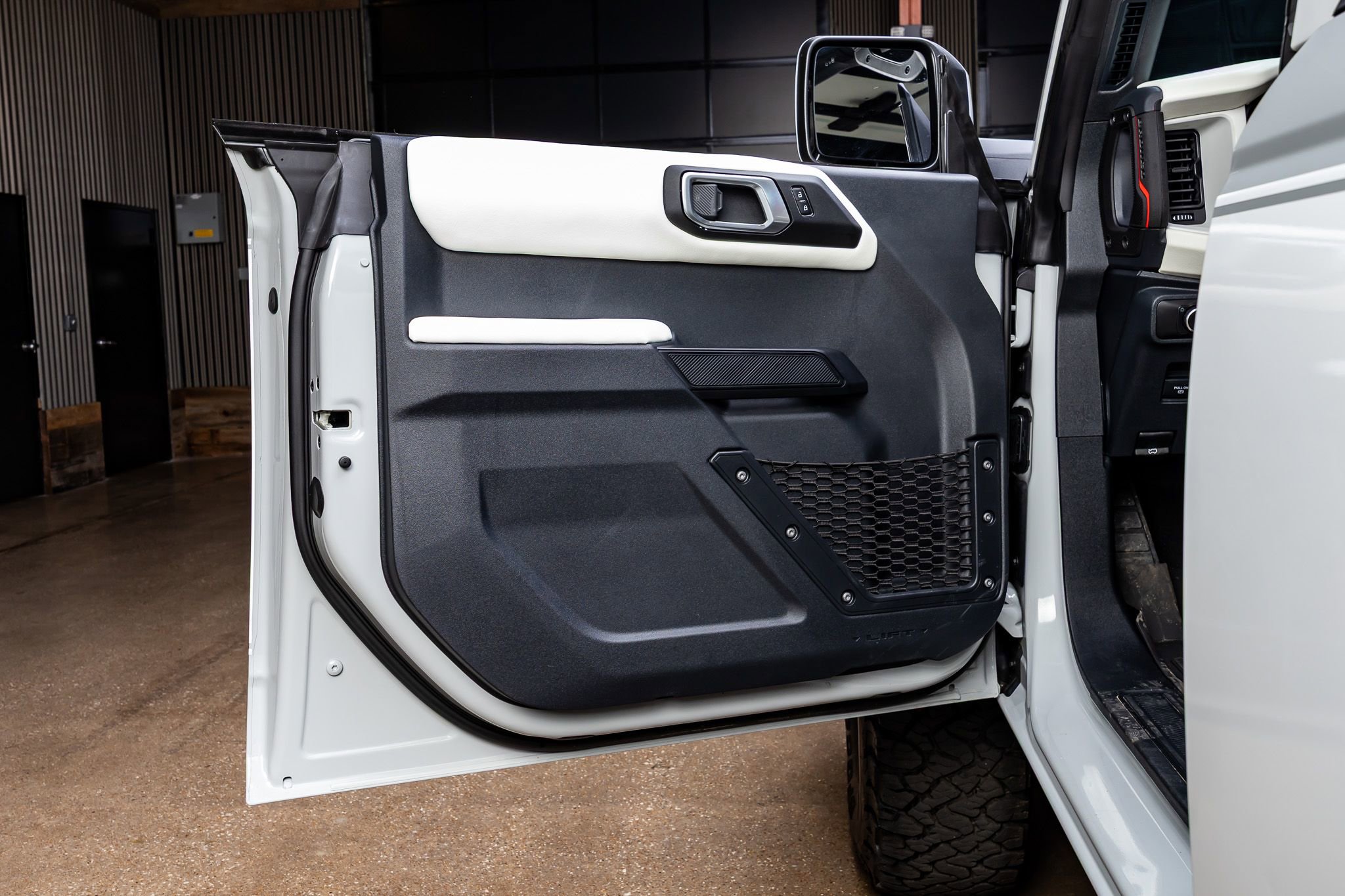 Used 2026 Ford Bronco Heritage Edition AWD/4WD image 36