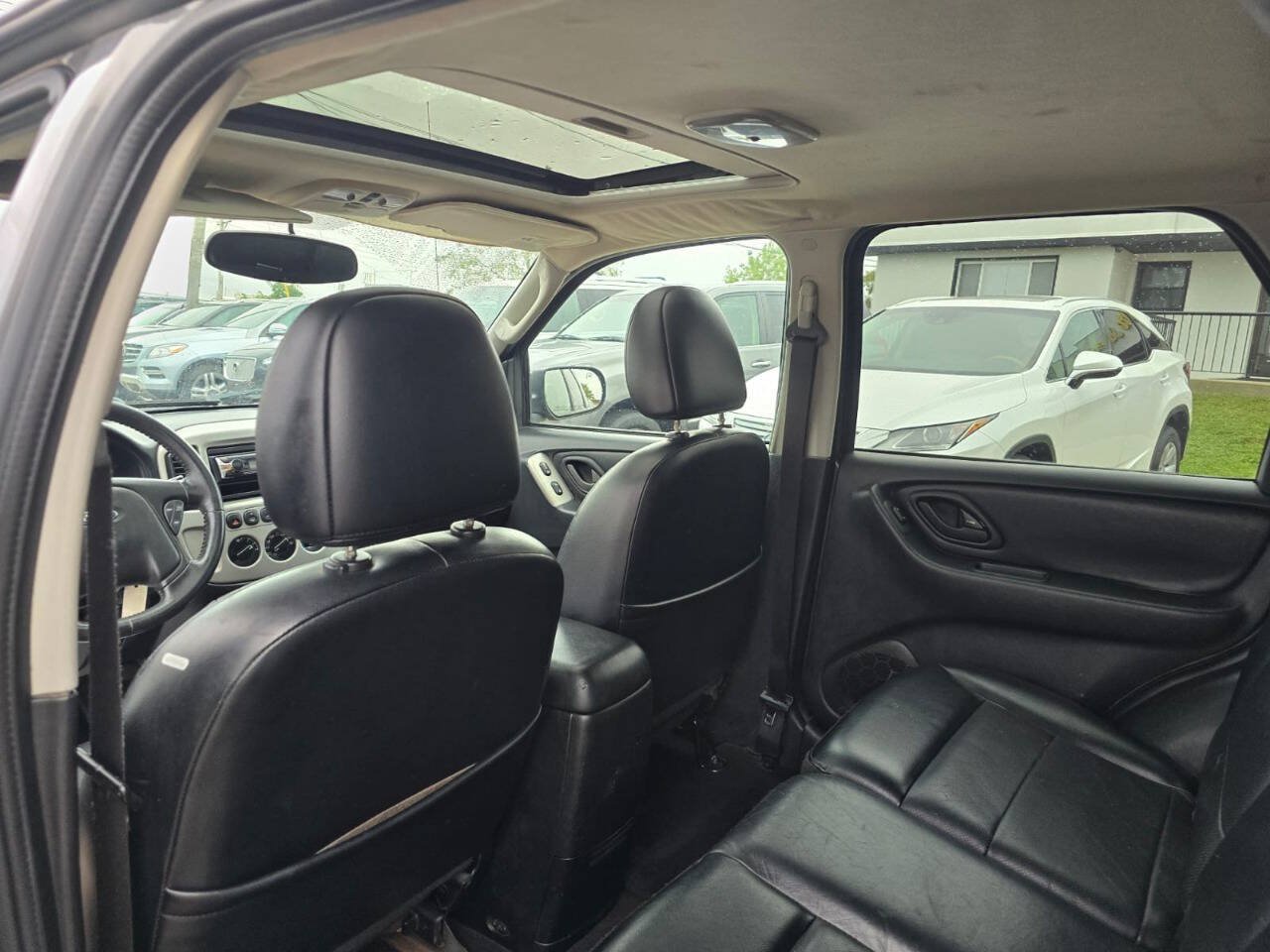Used 2005 Ford Escape Limited FWD image 10