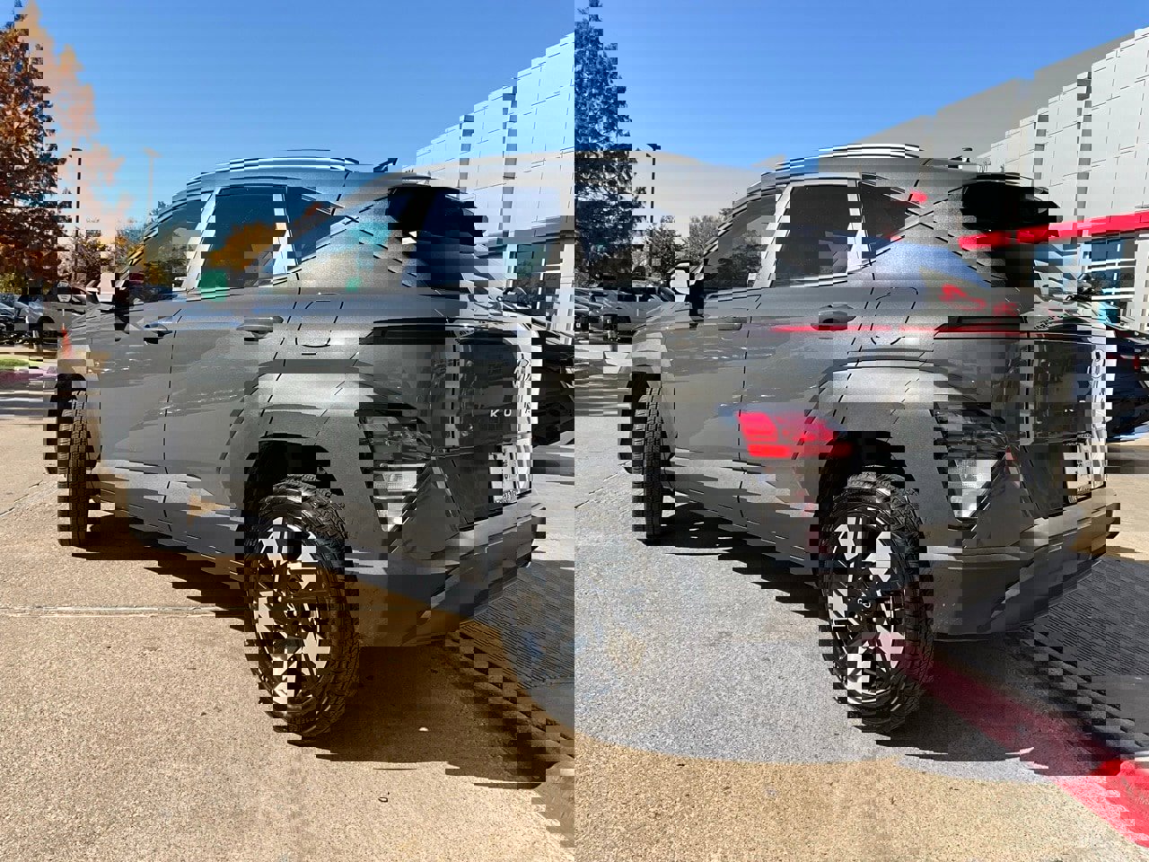 Used 2025 Hyundai Kona SEL image 8