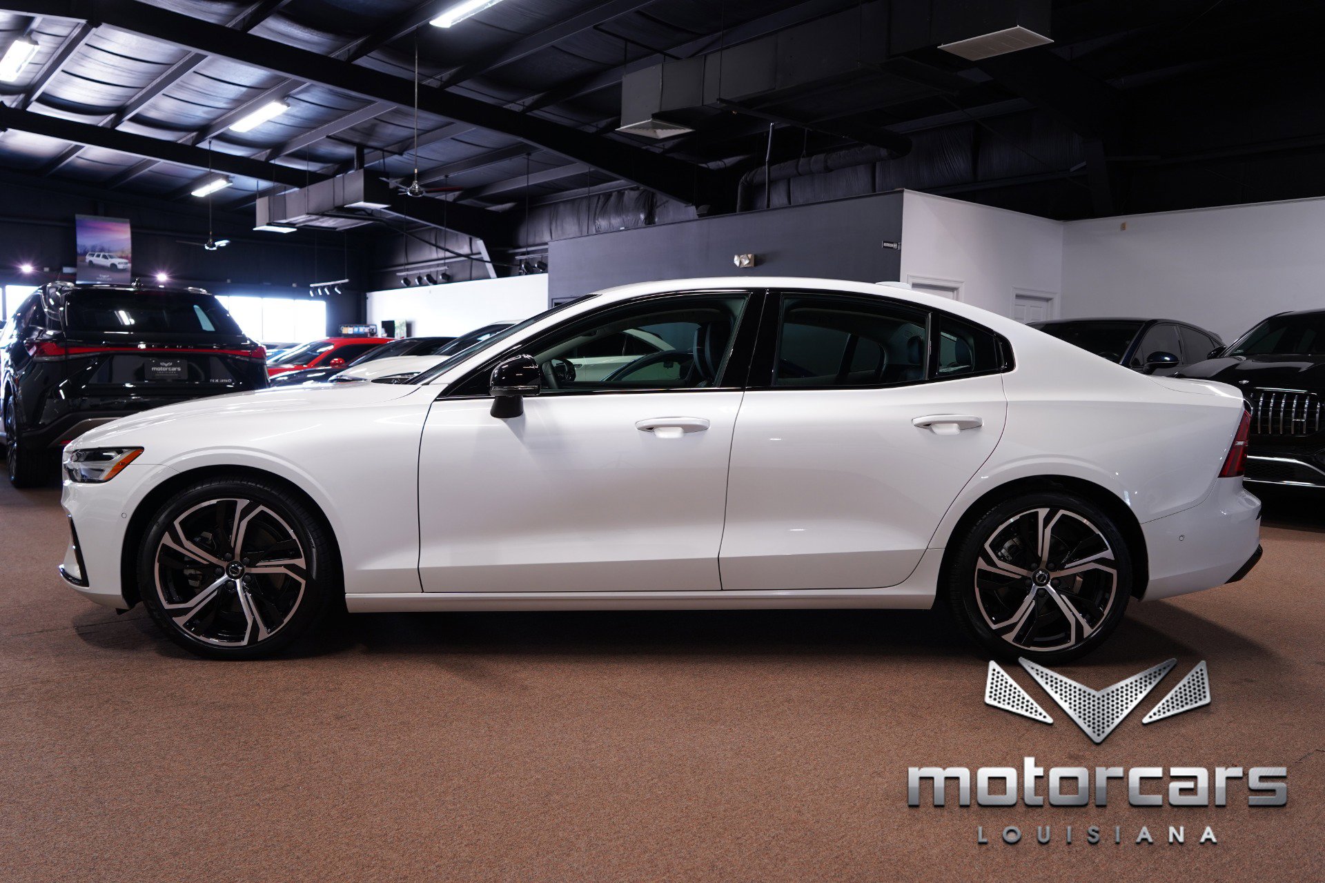 Used 2024 Volvo S60 B5 Ultimate image 4