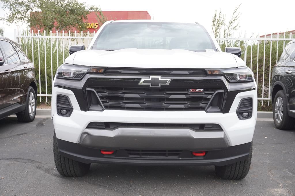 Used 2024 Chevrolet Colorado Z71 w/ Z71 Convenience Package 2 AWD/4WD image 2