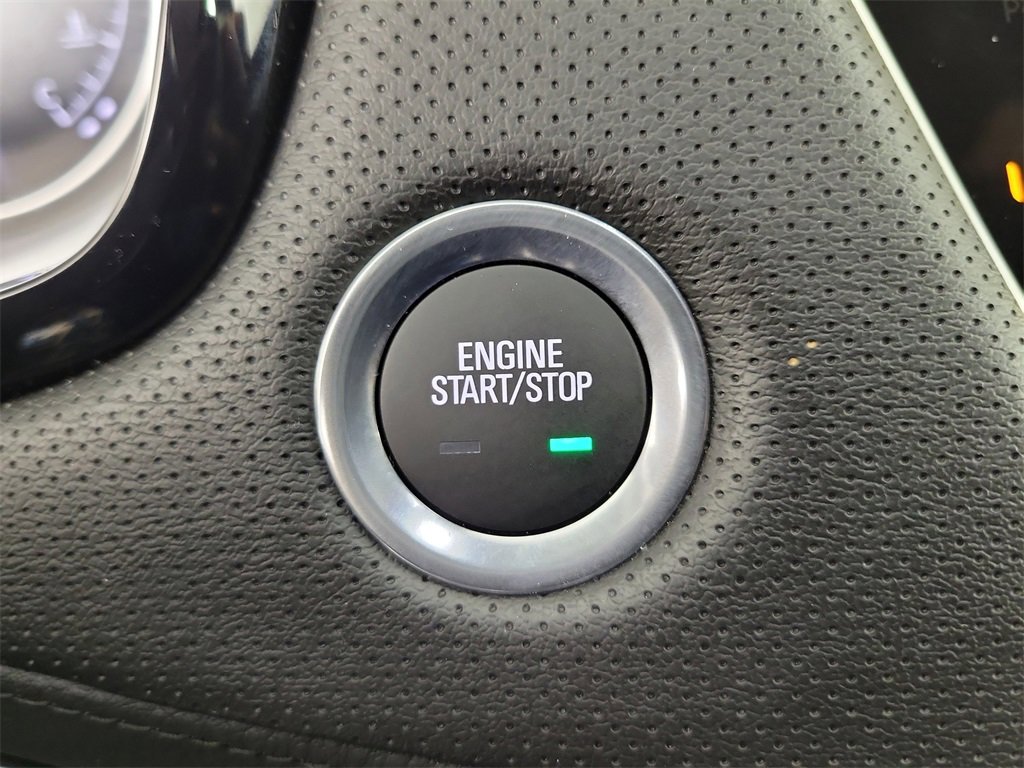 Certified 2025 Cadillac XT6 Luxury image 32