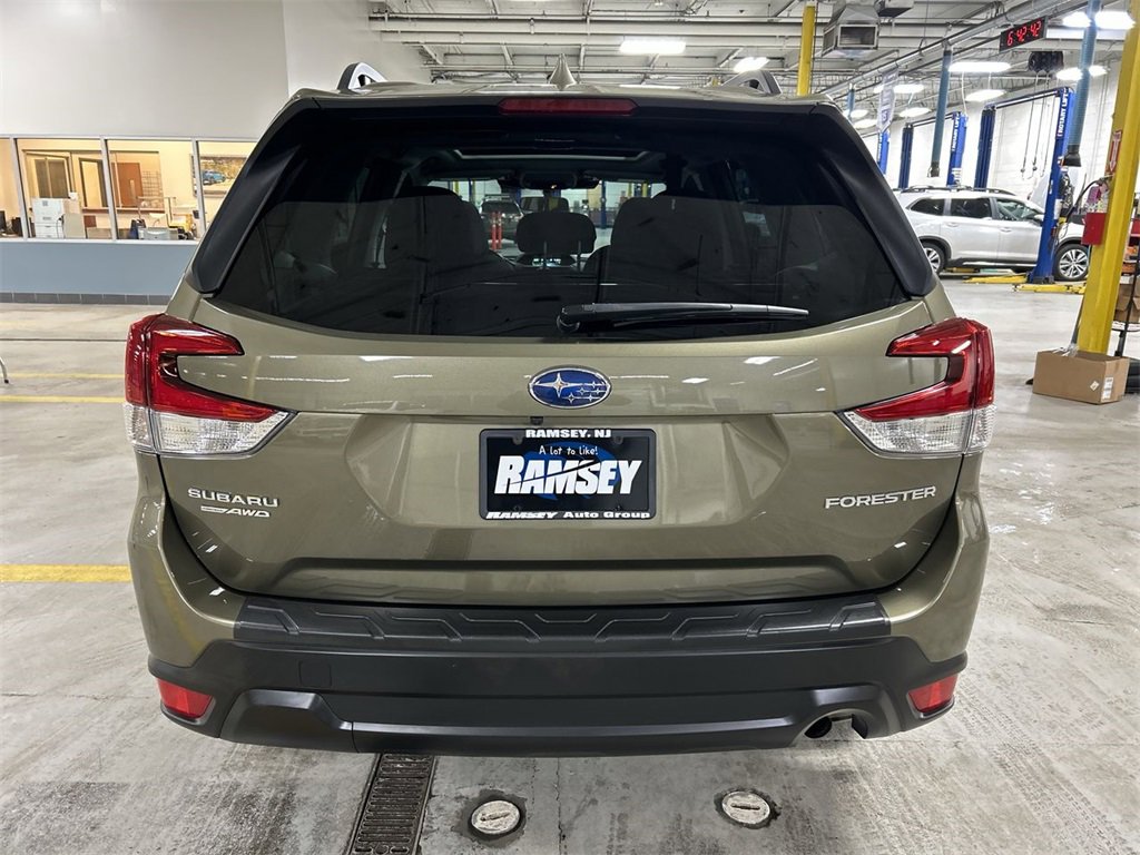 Certified 2023 Subaru Forester Premium image 26