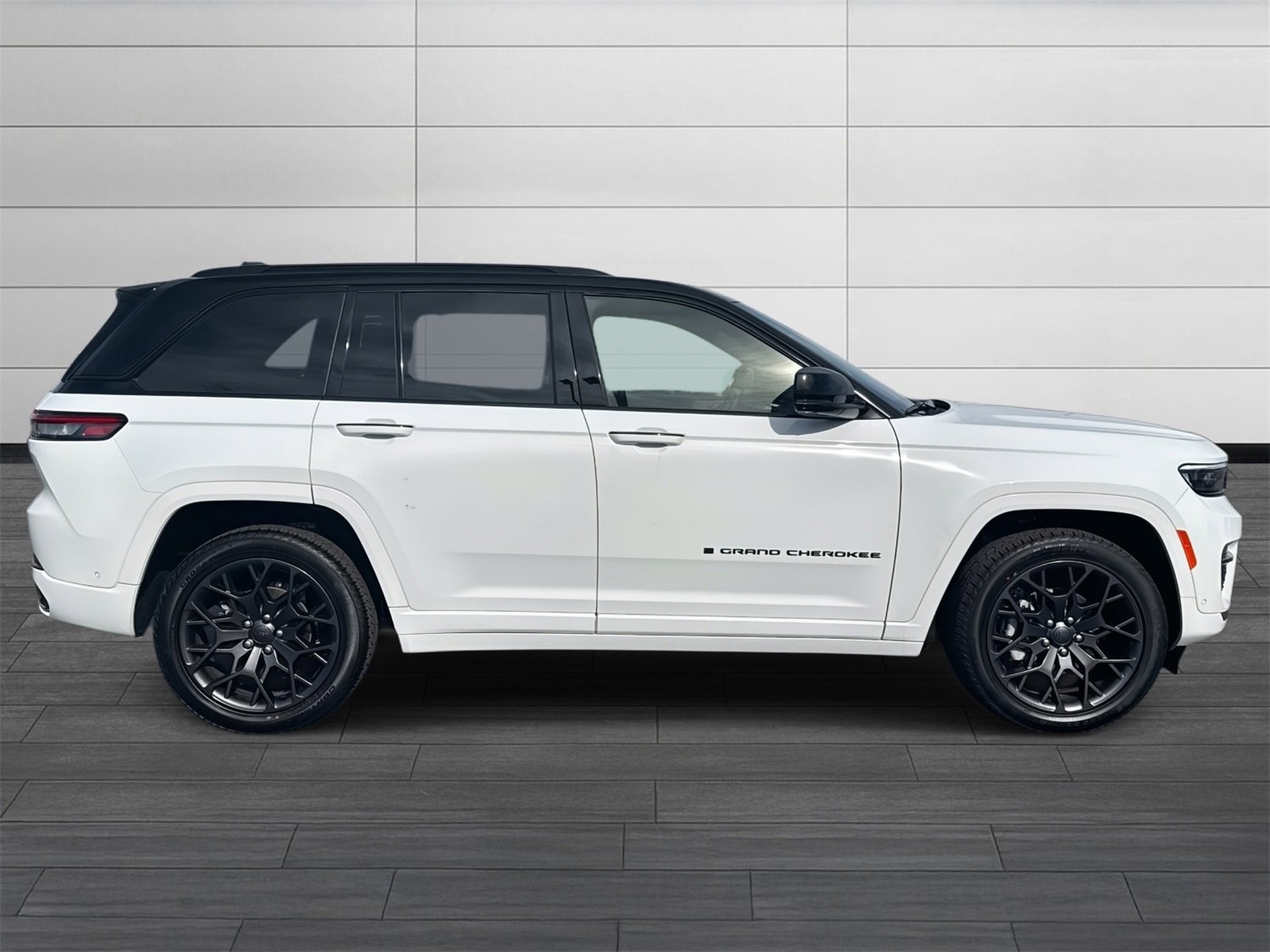 New 2025 Jeep Grand Cherokee Summit image 3