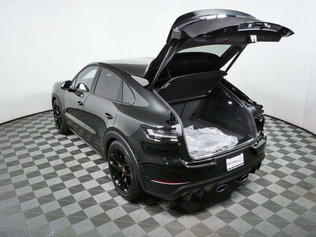 New 2026 Porsche Cayenne Turbo GT AWD/4WD image 33