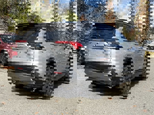 Used 2021 Toyota RAV4 XSE image 3