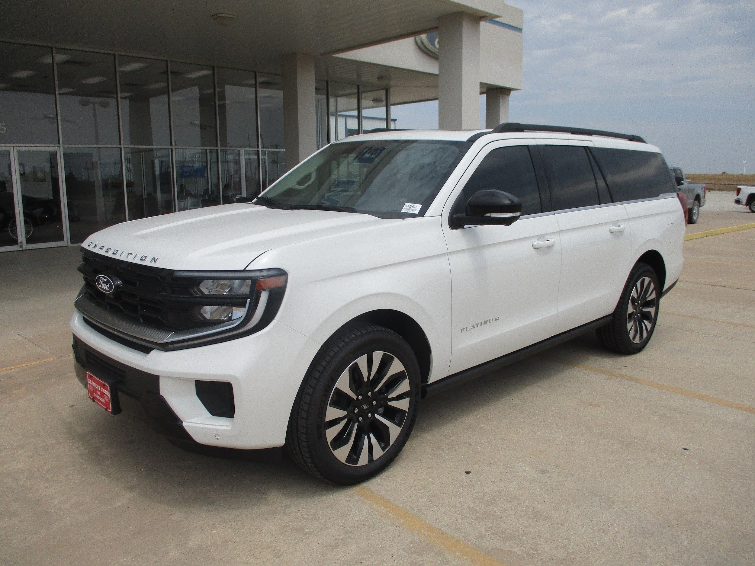 New 2027 Ford Expedition Max Platinum w/ Driver's Package RWD image 2