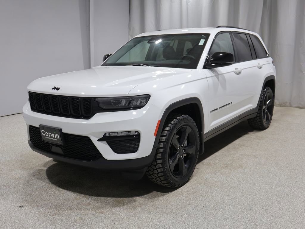 Used 2023 Jeep Grand Cherokee Limited w/ Black Appearance Package AWD/4WD image 7