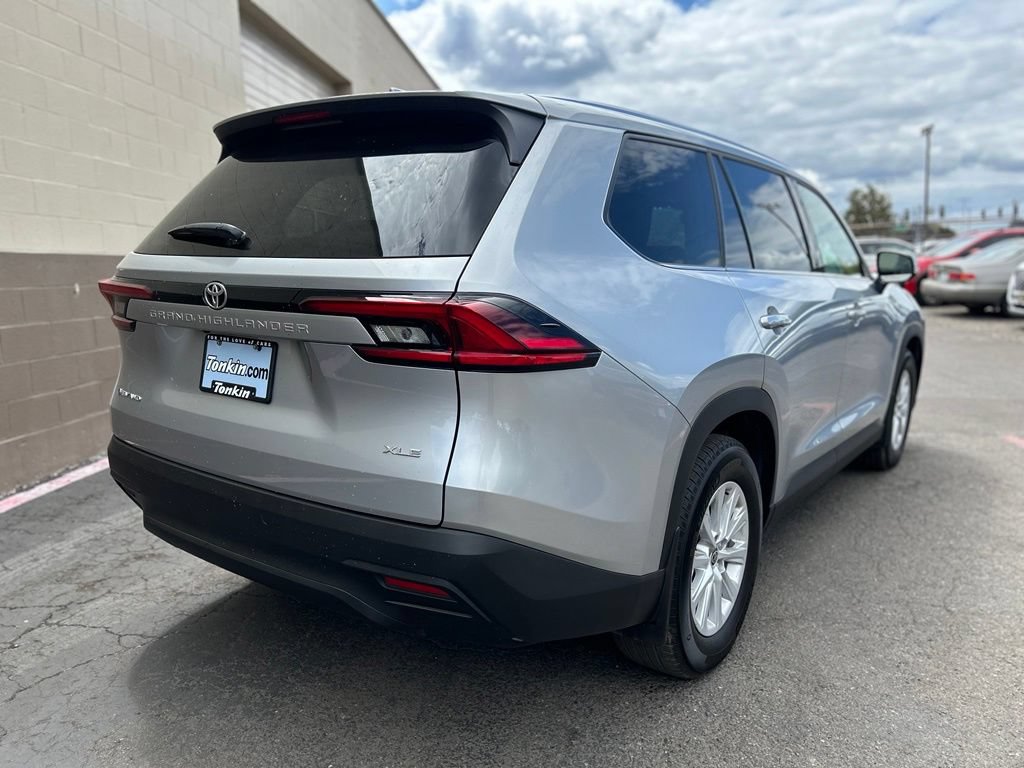 Used 2025 Toyota Grand Highlander AWD Hybrid image 5