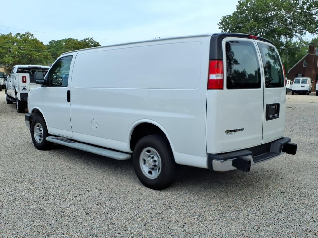 Used 2024 Chevrolet Express 2500 w/ Driver Convenience Package RWD image 5