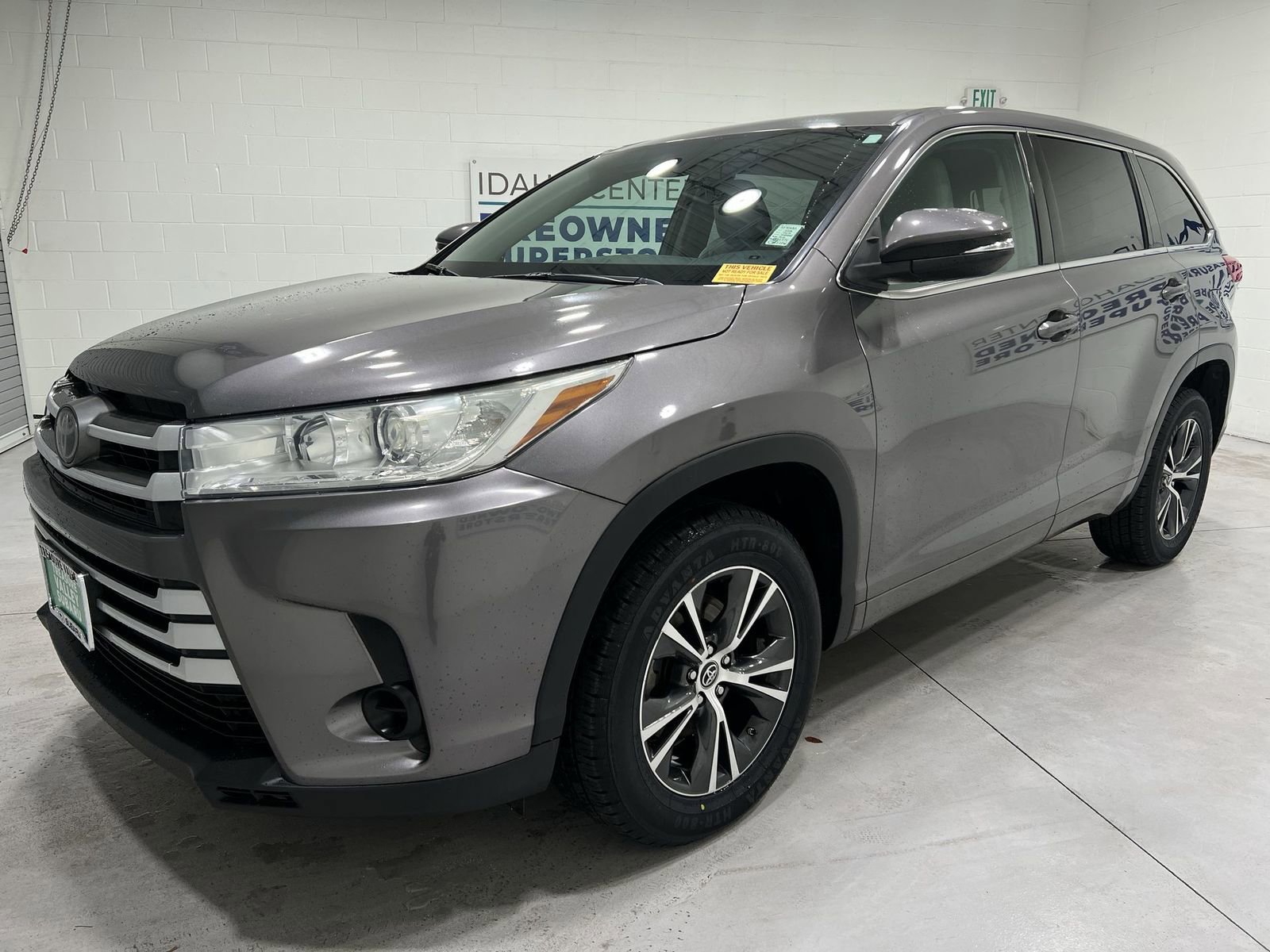 Used 2018 Toyota Highlander LE image 4