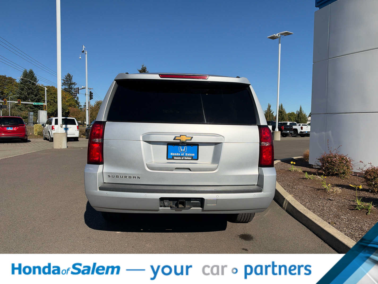 Used 2018 Chevrolet Suburban LT AWD/4WD image 5