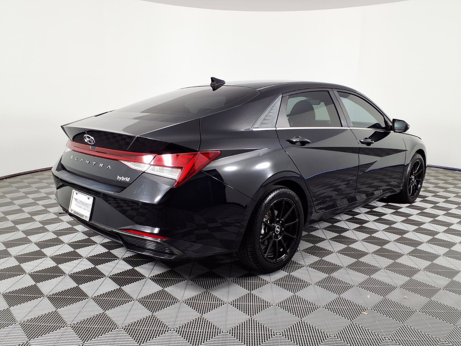 Certified 2023 Hyundai Elantra Limited FWD image 4