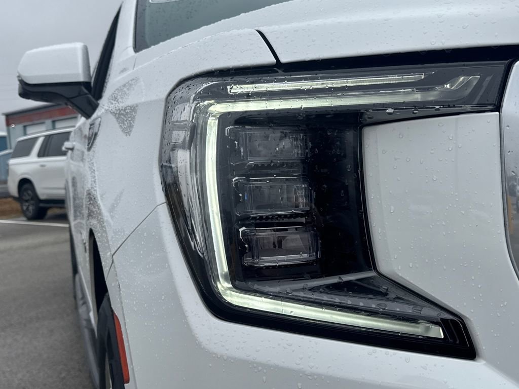 Used 2024 GMC Yukon XL Denali w/ Advanced Technology Package image 11
