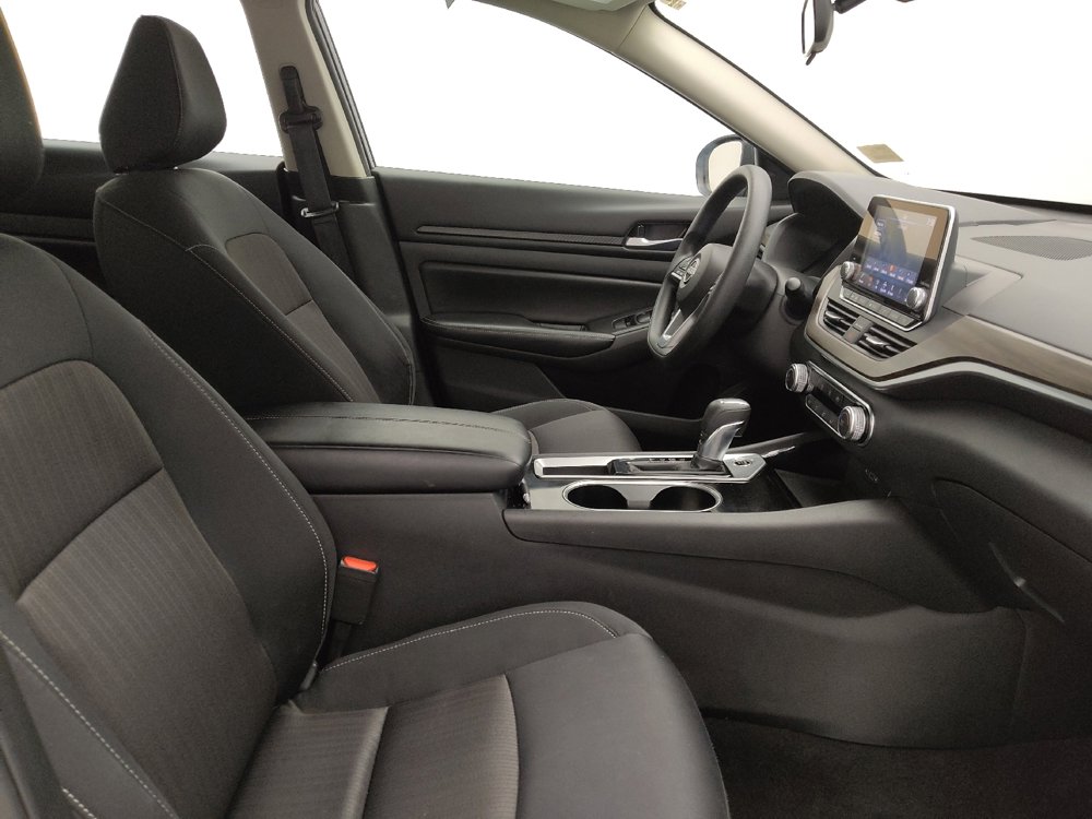 Used 2024 Nissan Altima 2.5 SV image 21