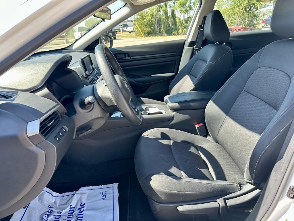 Used 2024 Nissan Altima 2.5 S image 9
