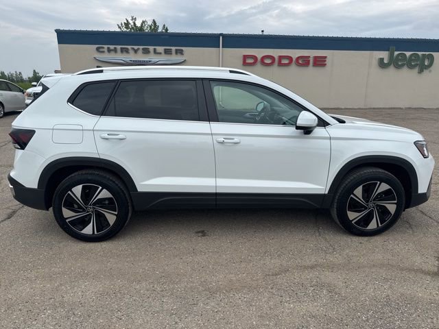 New 2025 Volkswagen Taos SE image 31