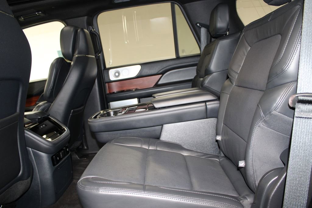 Used 2024 Lincoln Navigator Reserve image 28