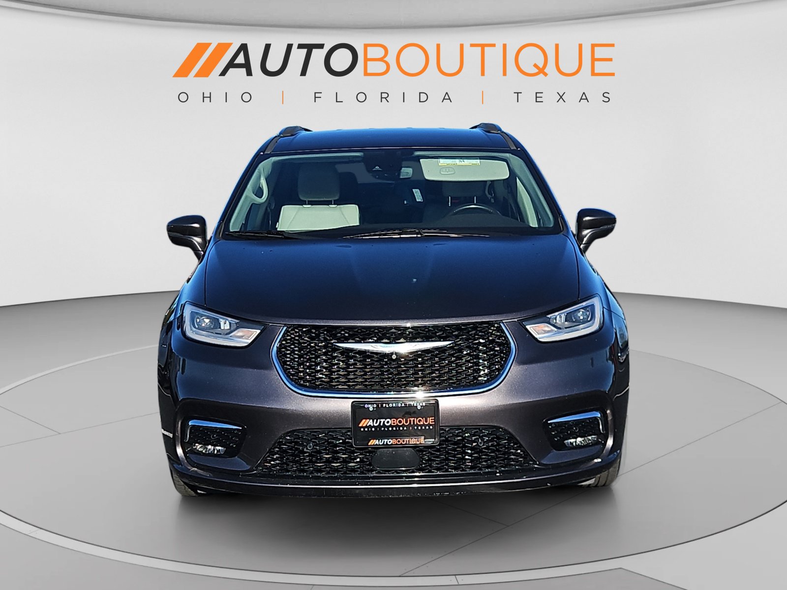 Used 2021 Chrysler Pacifica Touring-L FWD image 8