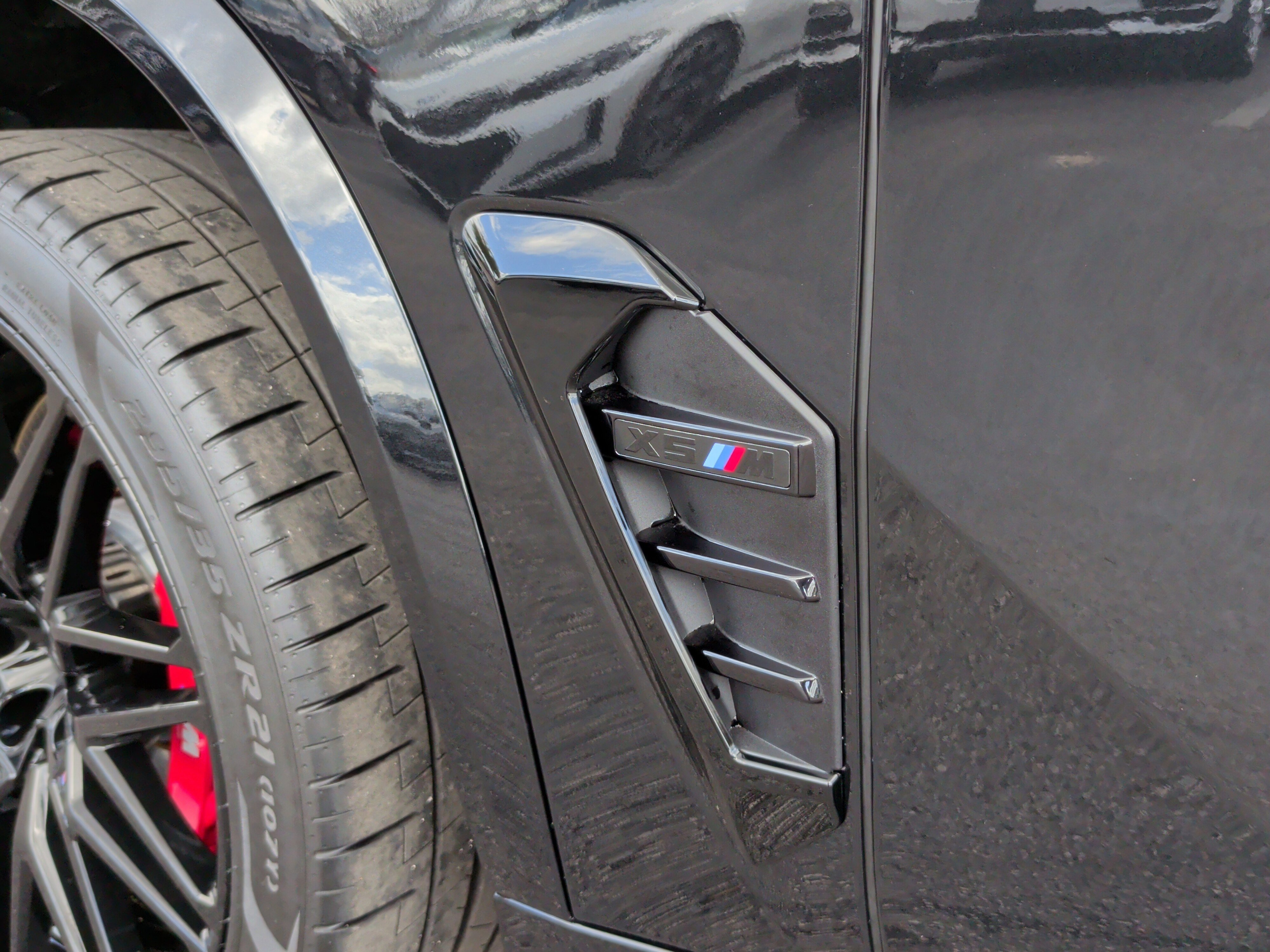 Used 2026 BMW X5 M Competition w/ Executive Package image 12