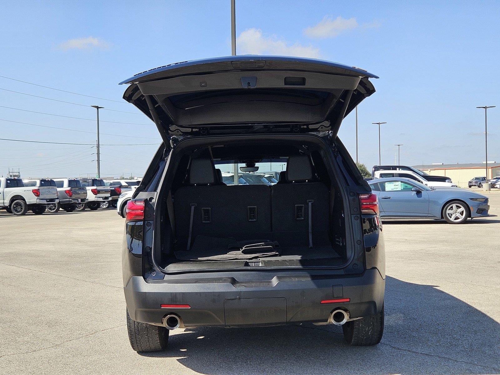 Used 2023 Chevrolet Traverse RS AWD/4WD image 11