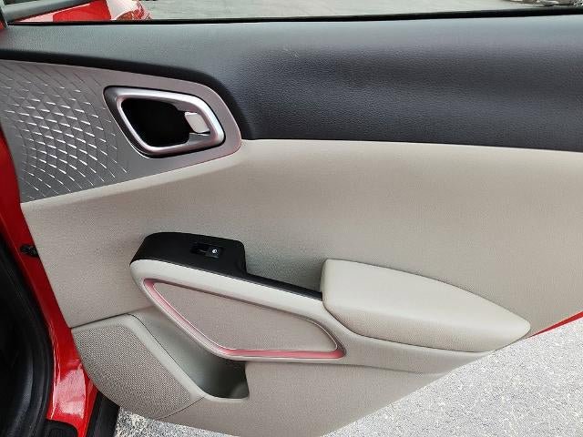 Used 2023 Kia Soul LX FWD image 9