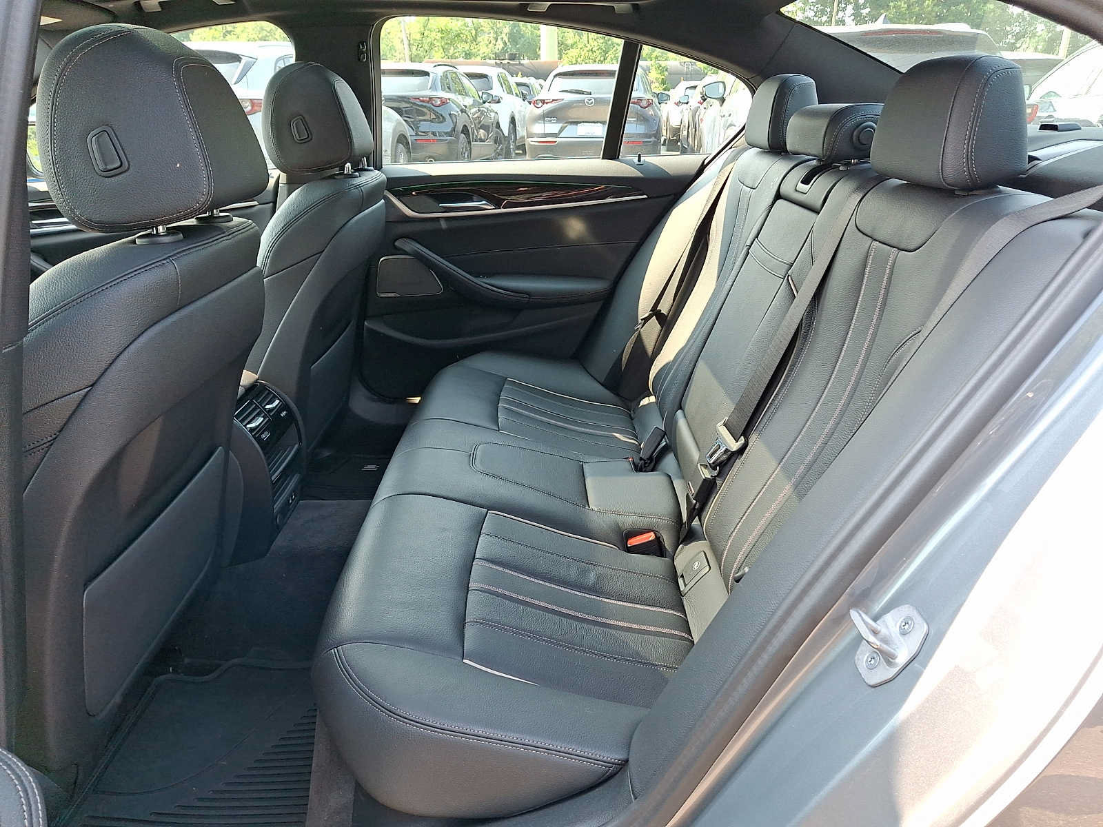 Used 2023 BMW 530e xDrive w/ Premium Package AWD/4WD image 8