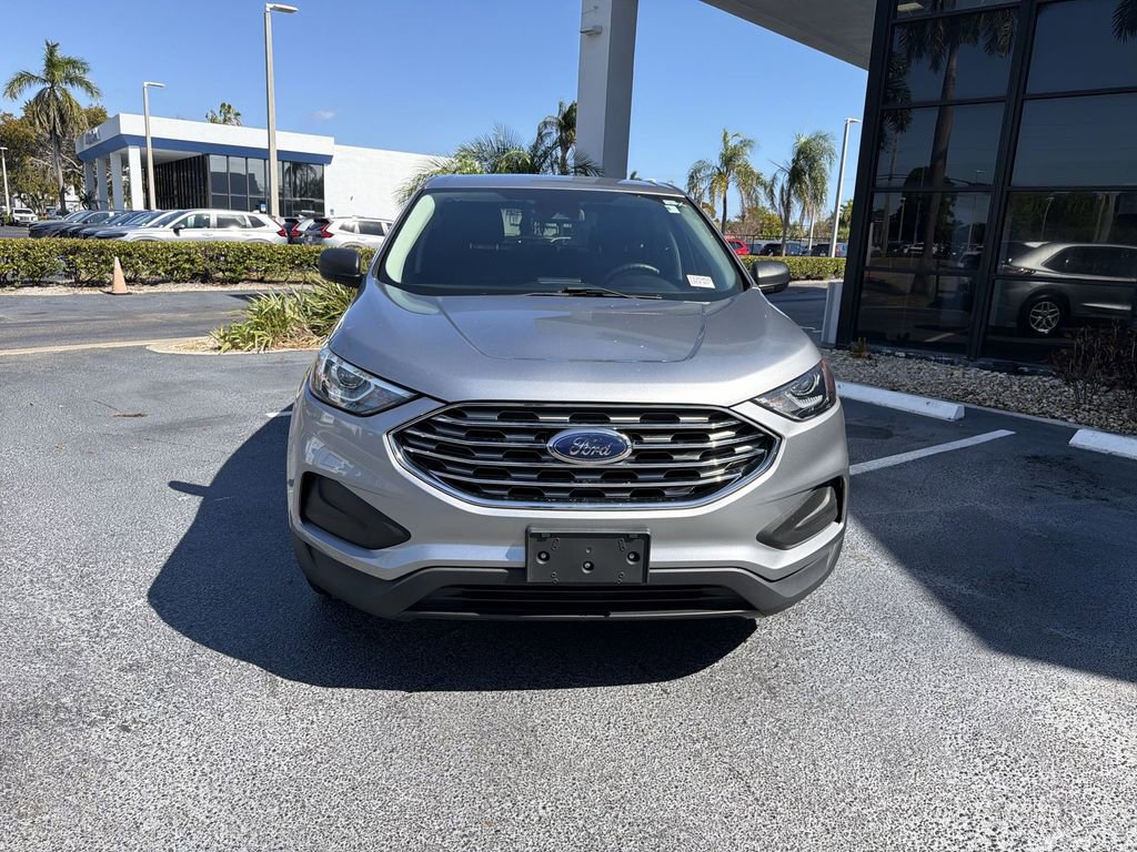 Used 2021 Ford Edge SE image 2