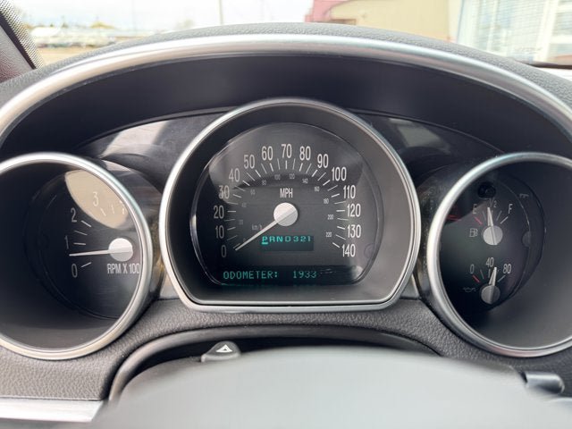 Used 2005 Chevrolet SSR w/ Preferred Equipment Group RWD image 16