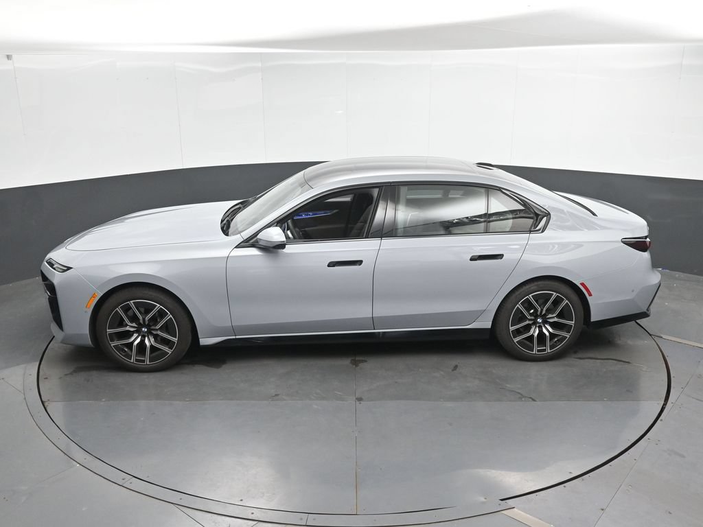 Used 2026 BMW 740i xDrive AWD/4WD image 35