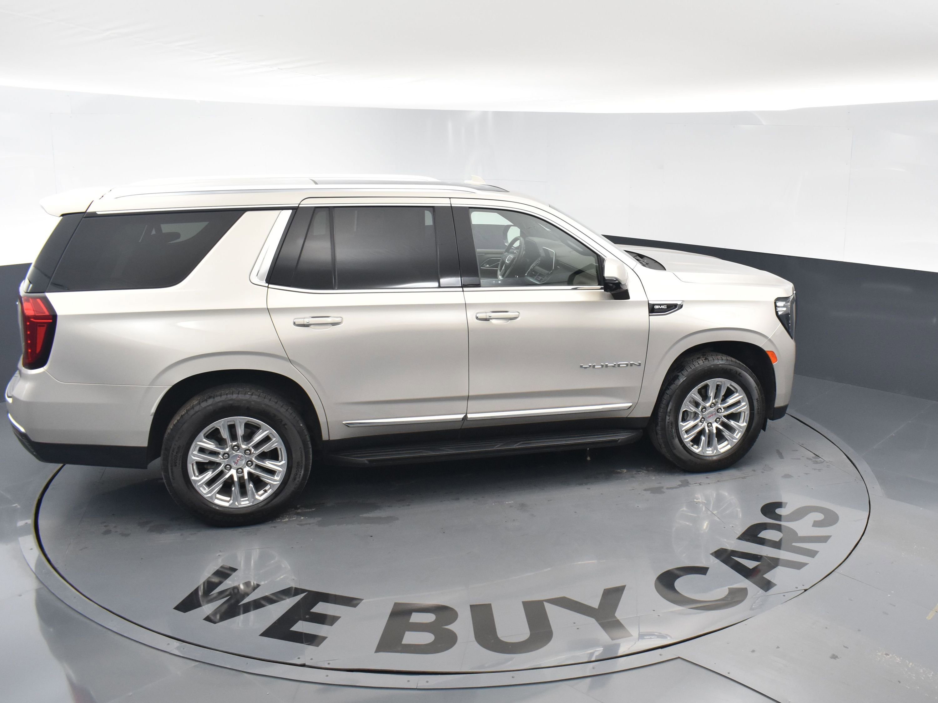 Used 2021 GMC Yukon SLT w/ SLT Premium Package image 34