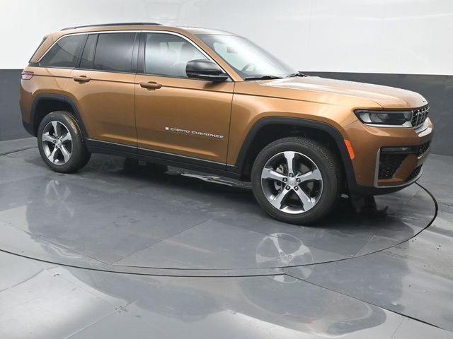 New 2026 Jeep Grand Cherokee Limited w/ Luxury Tech Group II AWD/4WD image 7