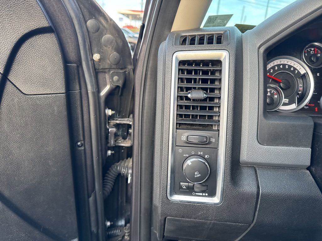 Used 2015 RAM 1500 Big Horn image 12