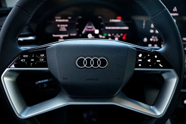 Certified 2025 Audi Q5 Premium Plus w/ Premium Plus image 31