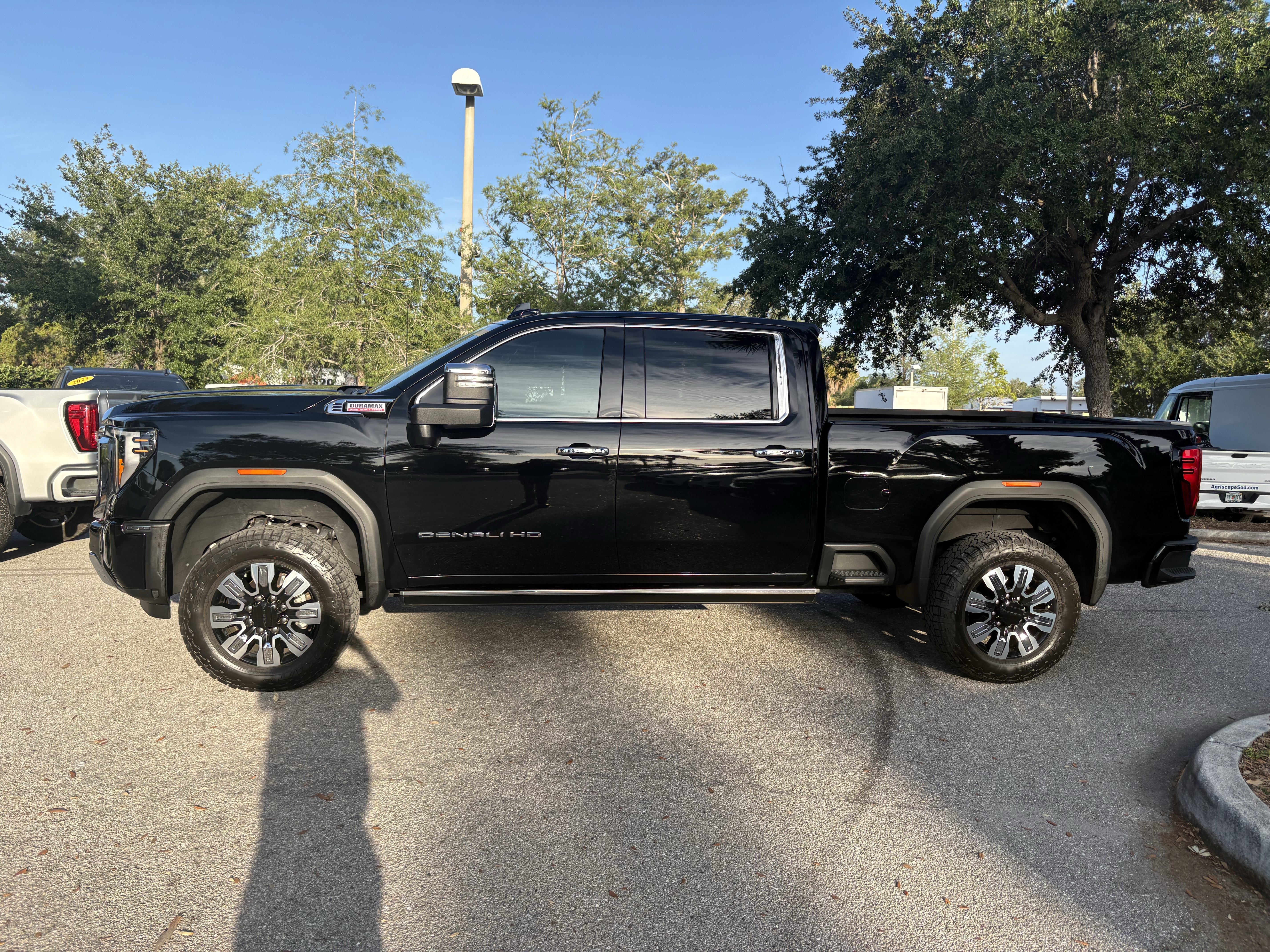 Used 2024 GMC Sierra 2500 Denali w/ Denali Reserve Package AWD/4WD image 4
