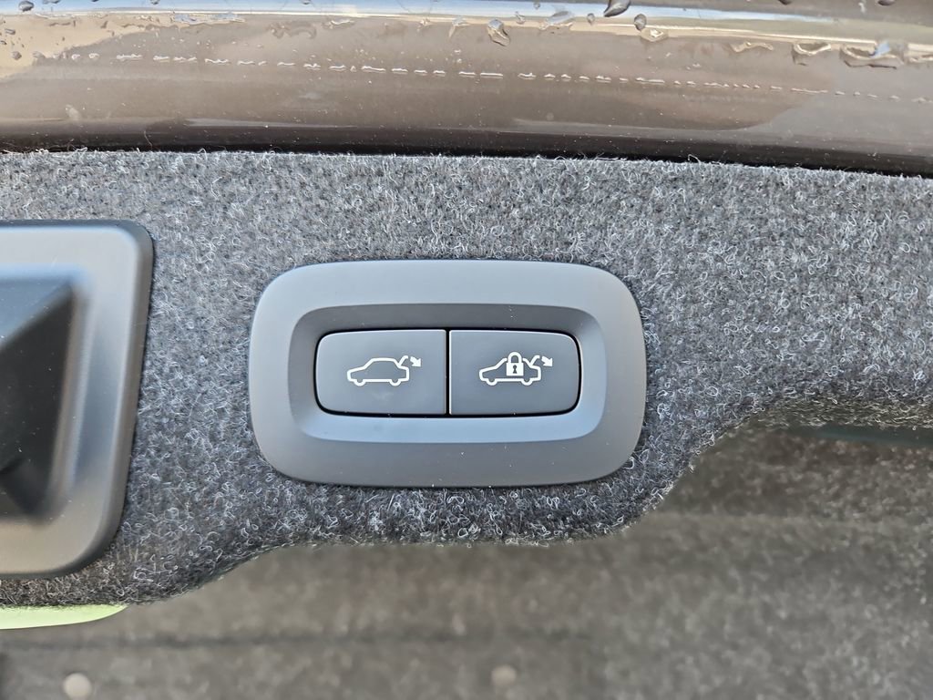 Used 2024 Volvo S90 B6 Ultimate image 33